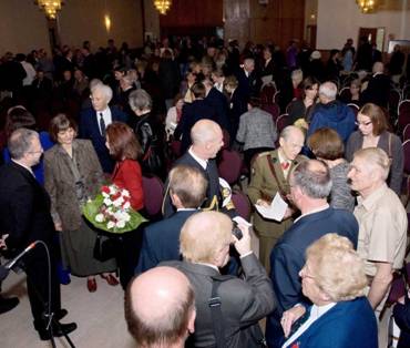 Ożywione dyskusje po wieczornicy